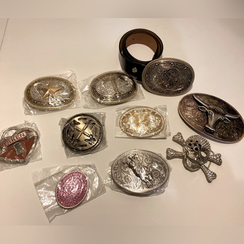 NEW Silver belt buckles with NEW belts 3 sizes.